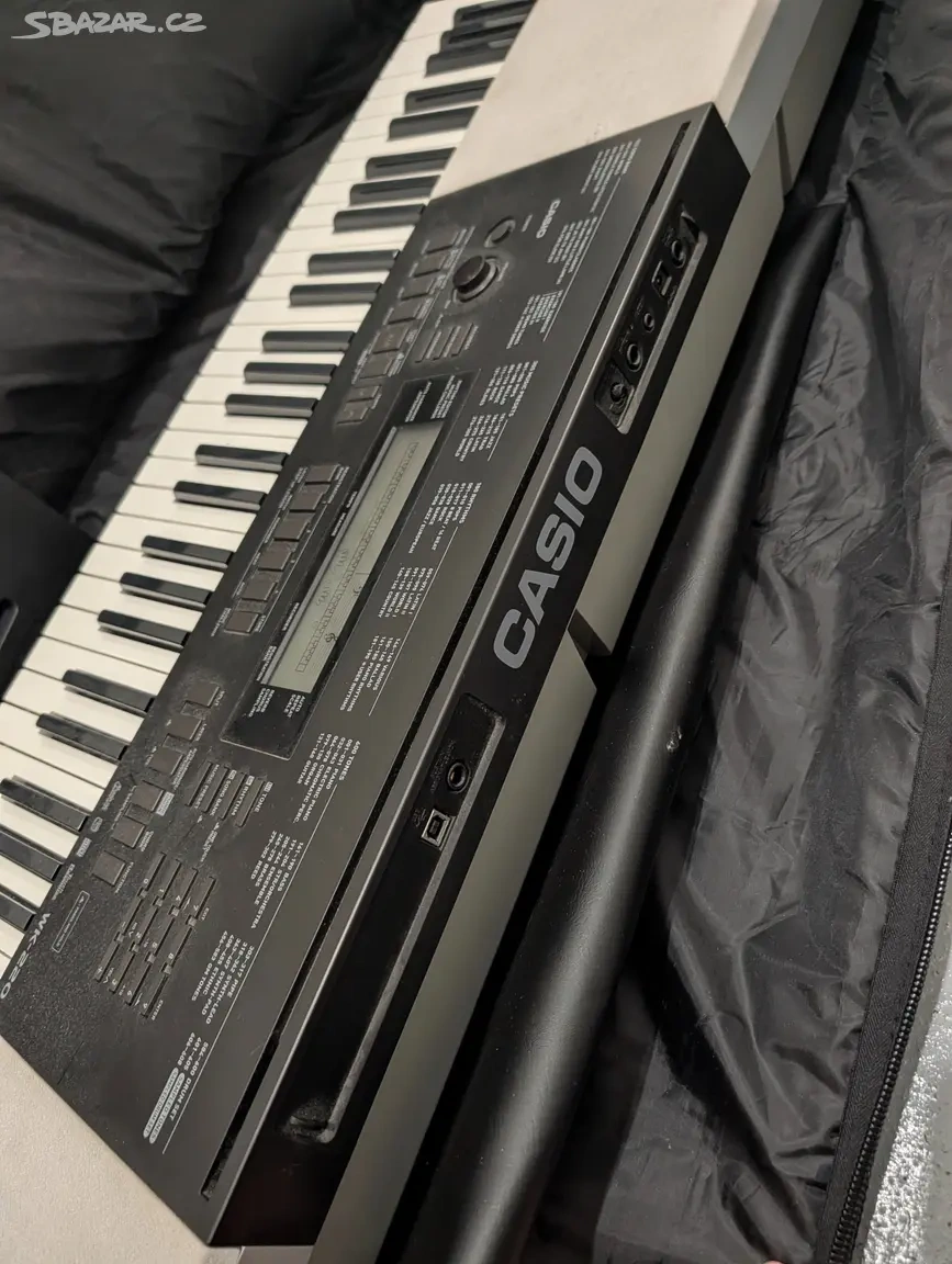 Casio WK-220 (76 kláves) + obal + pedál Stagg - 4