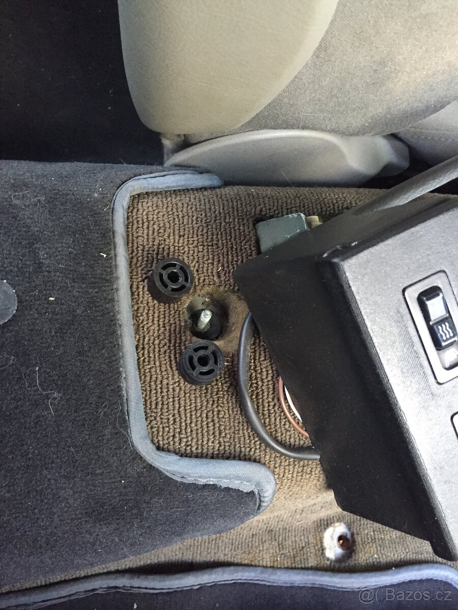 BMW E30 vymezení středové konzole - 4
