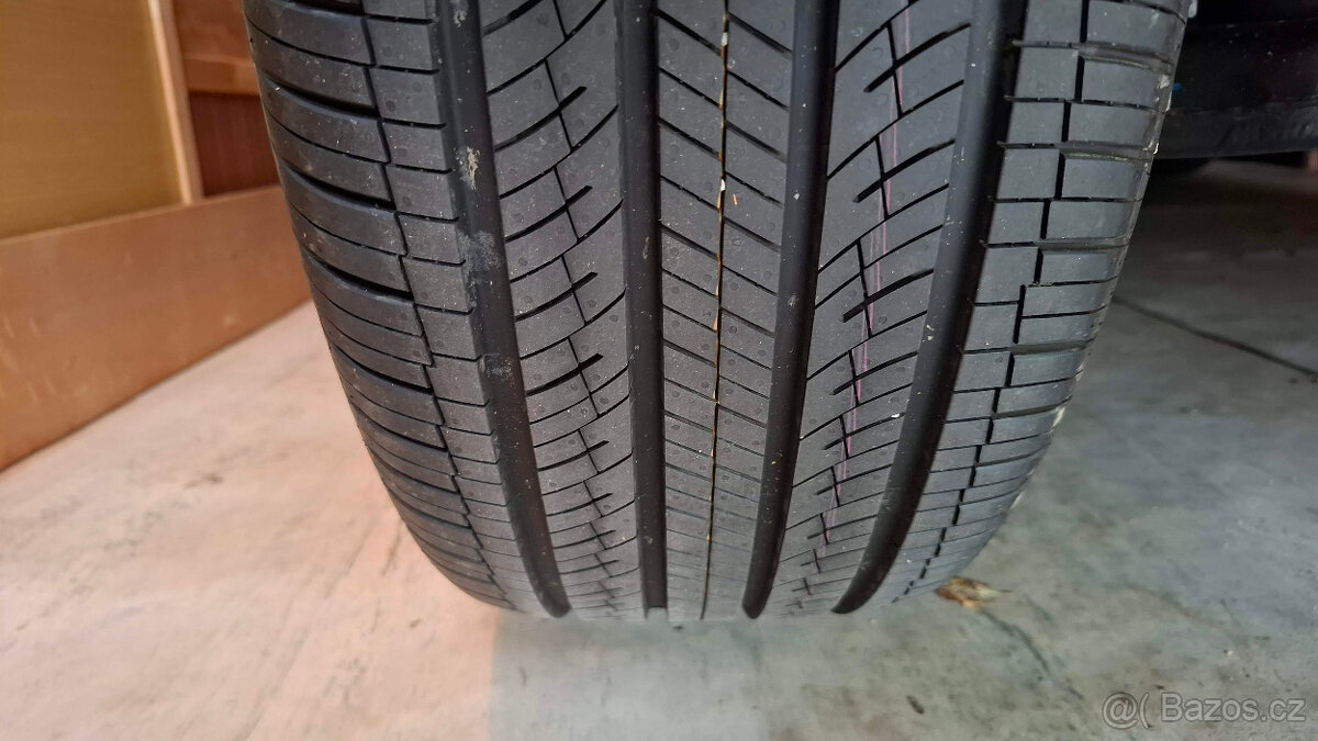 Prodám nové pneu NEXEN 245/45 R20 - 4