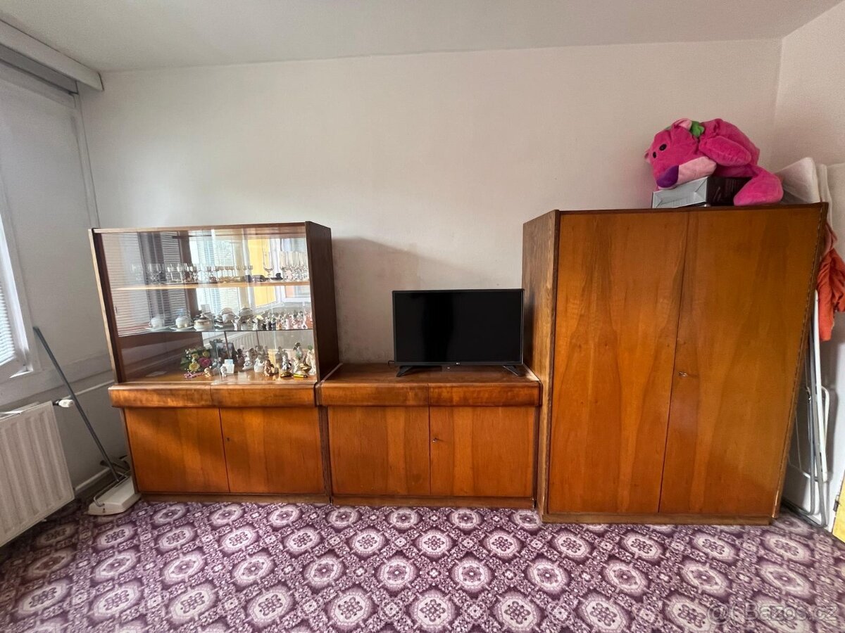 Prodám různý starší nábytek do bytu - 4