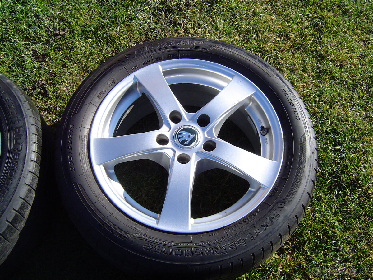 4XLETNÍ HLINÍKOVÁ KOLA ŠKODA OCTAVIA III,II 205/55 R16 - 4