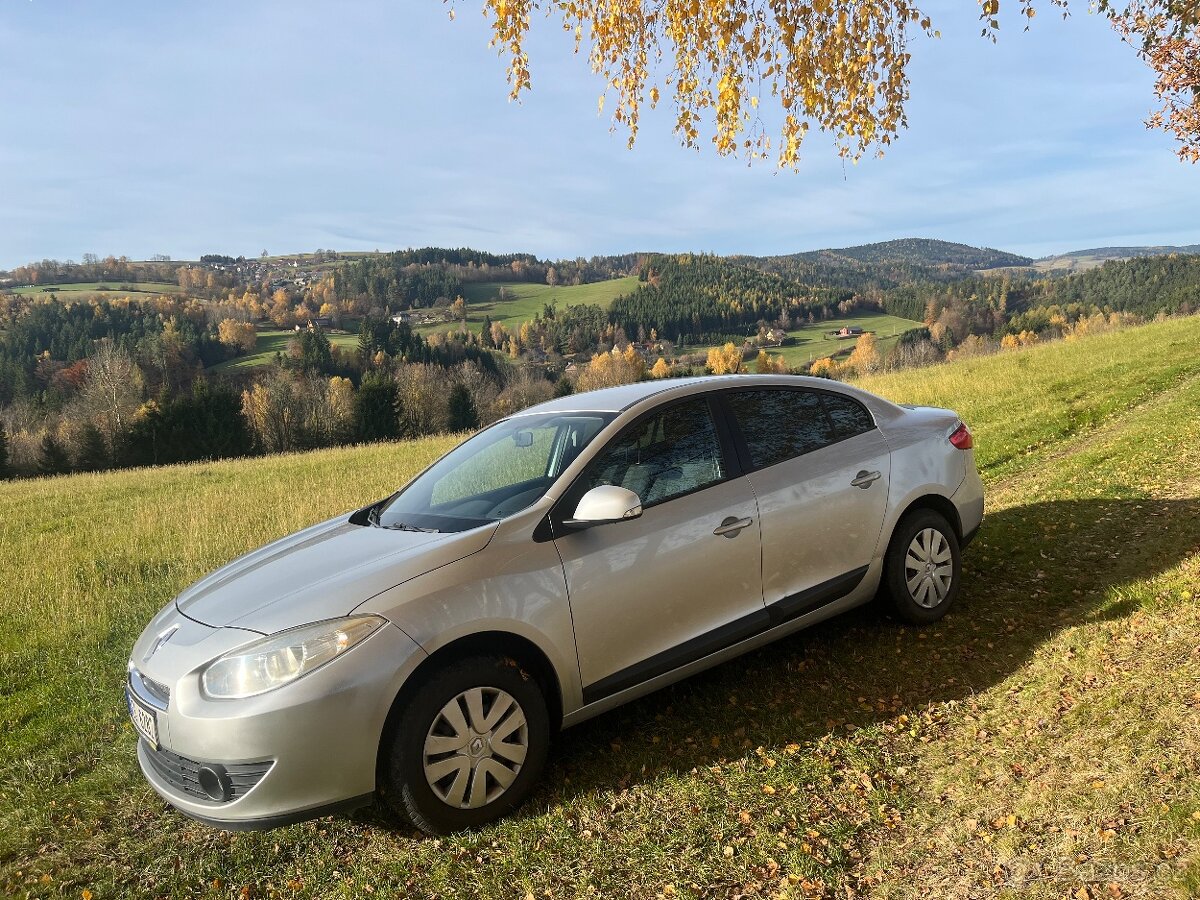 Prodám osobní automobil Renault FLUENCE - 4