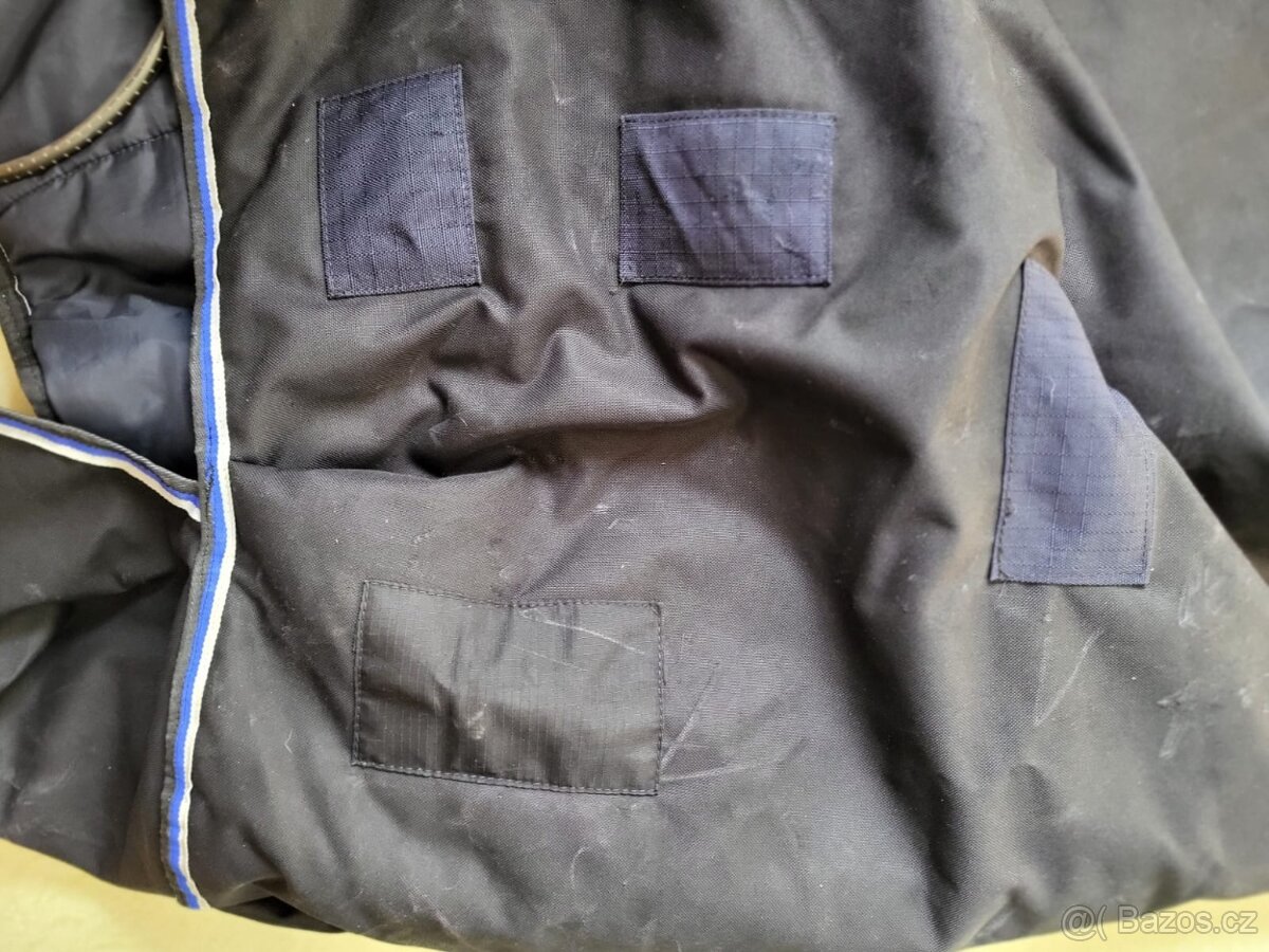 Výběhová deka Horsware Amigo Bravo 12, 250g, s krkem 150g - 4