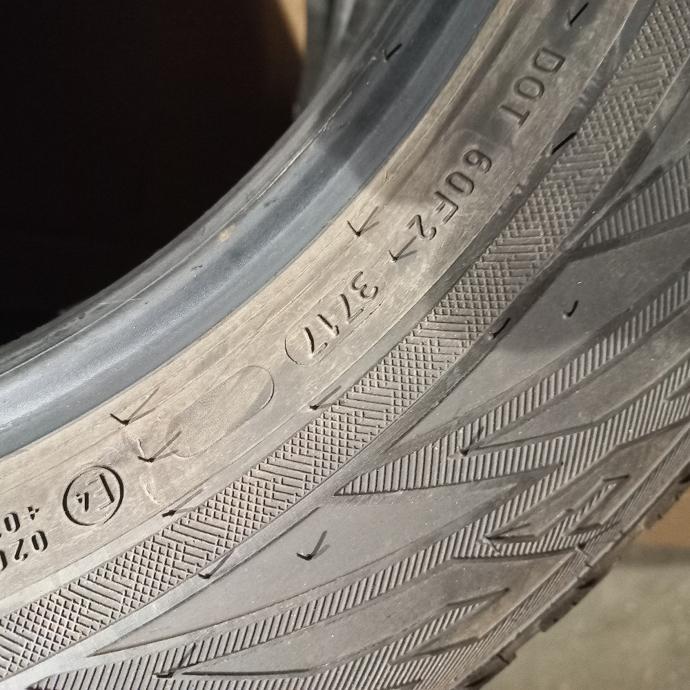 Pneu M+S 225/60 R17 Nokian - 4