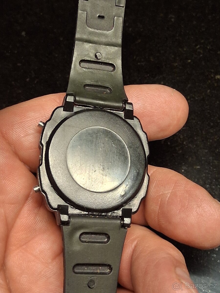 Digitální hodinky LEVIS - 4