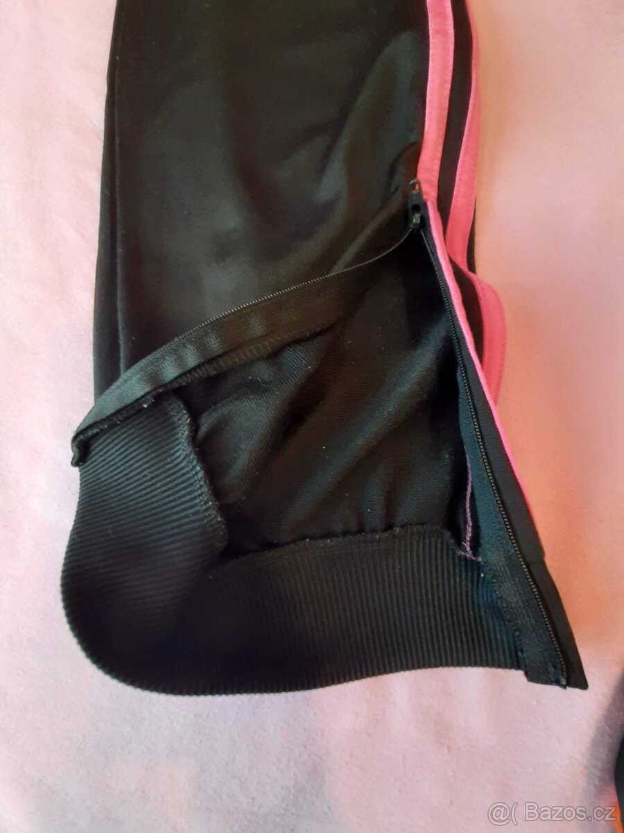 Hezké dívčí tepláky Adidas vel. 152 - 4