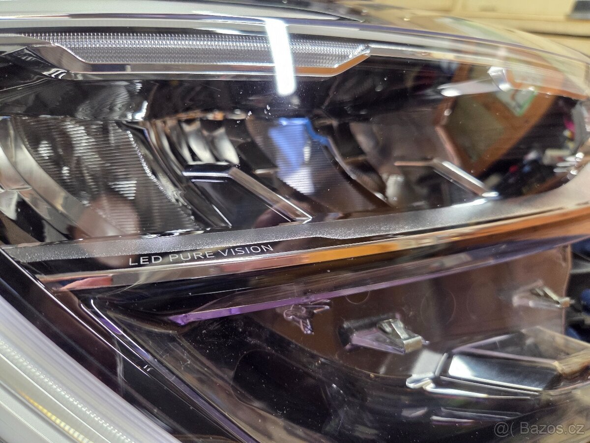 Světlomet přední pravý Arkana - 4