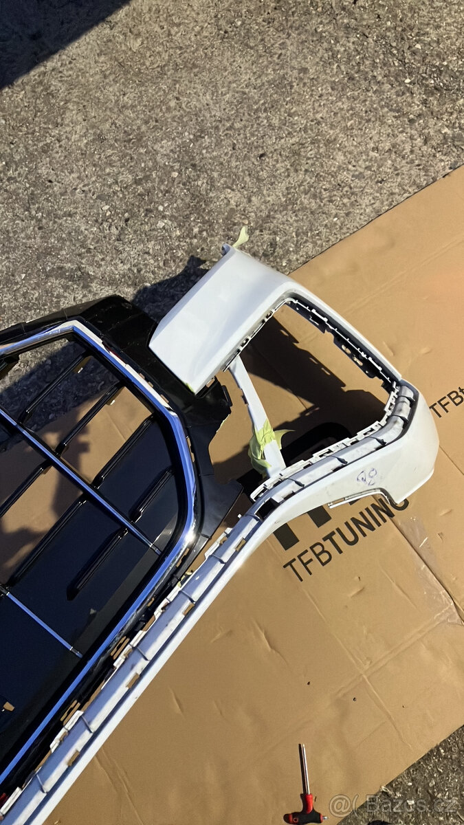 predni naraznik audi q8 bily s-line - 4