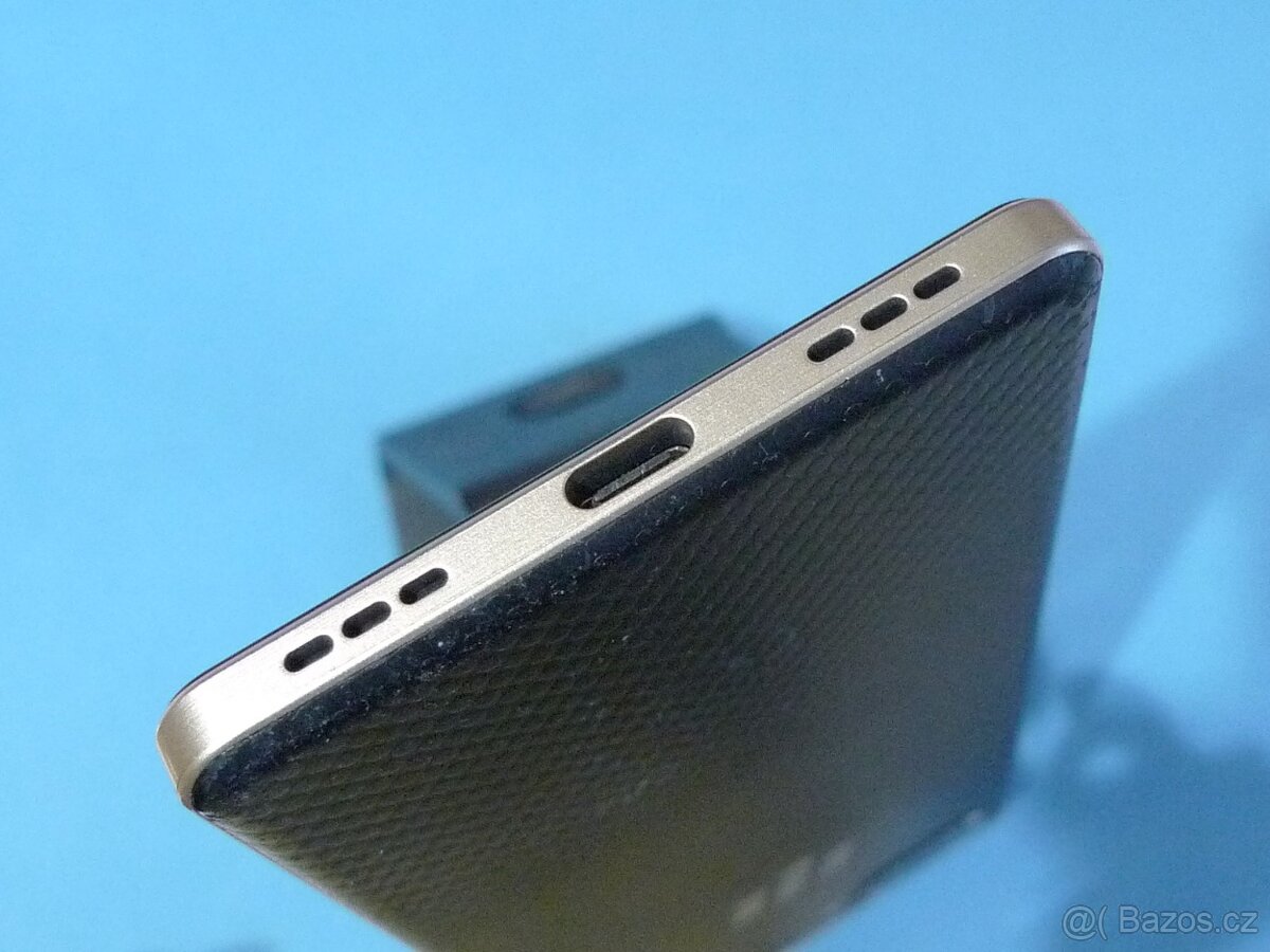 Blackberry Key2 LE - 4