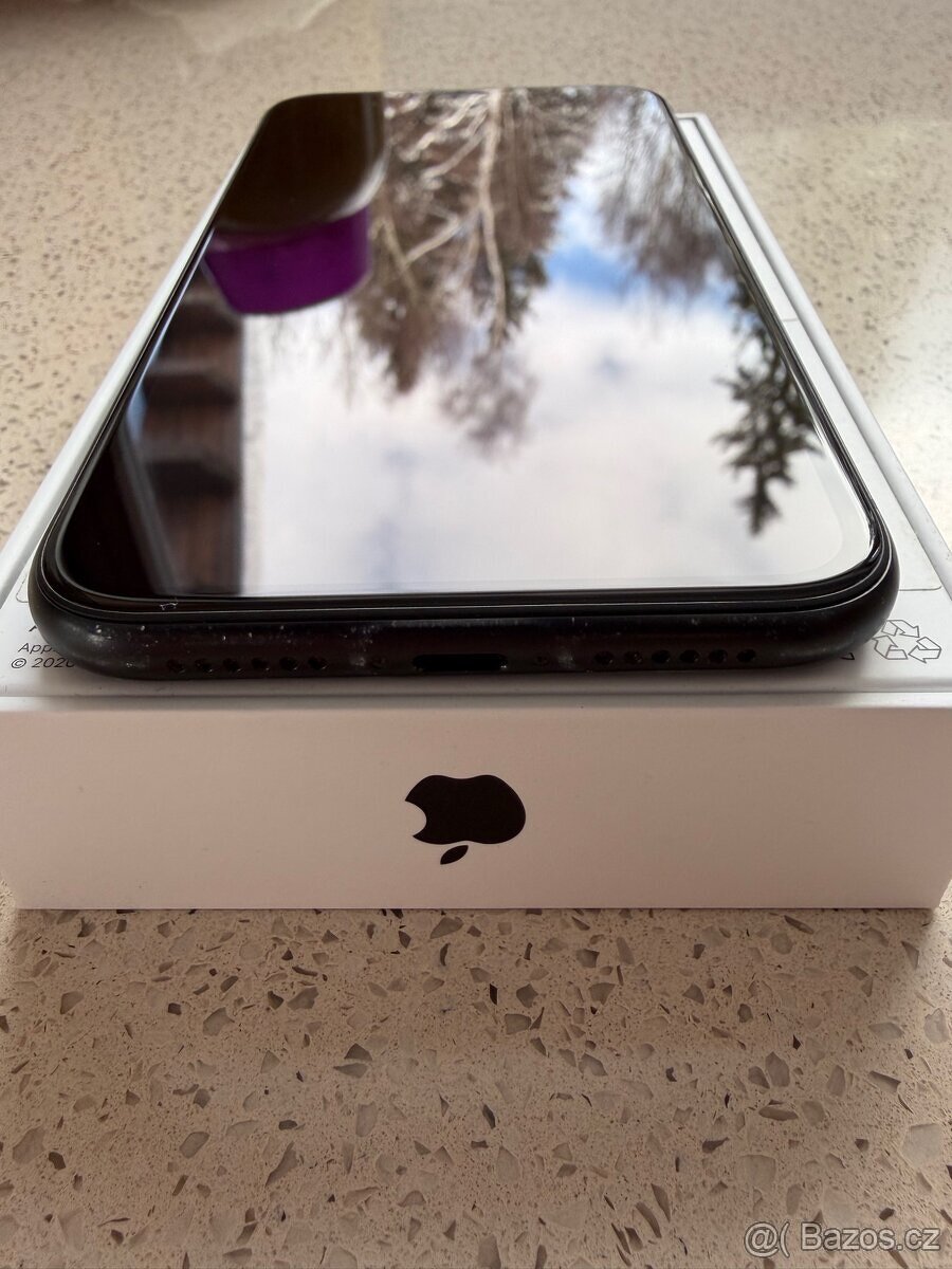 Apple iPhone XR 128GB - 4