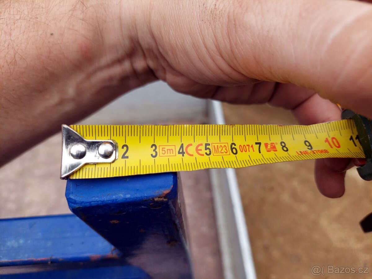 Dělící ochranná mříž korby - 4