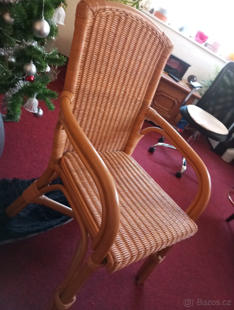 Krásné ratanové křeslo. - 4