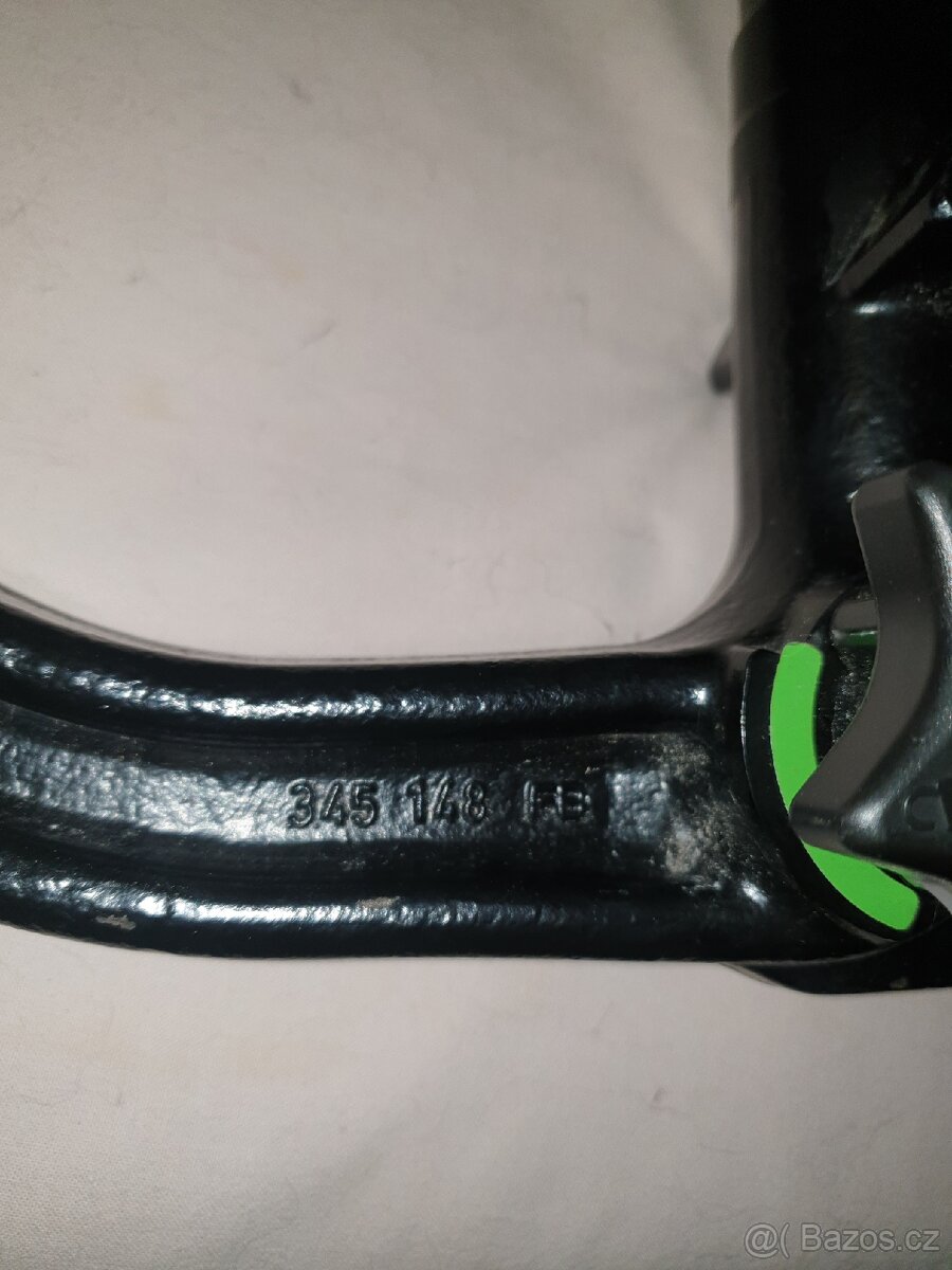 Hák na tažné zařízení. - 4