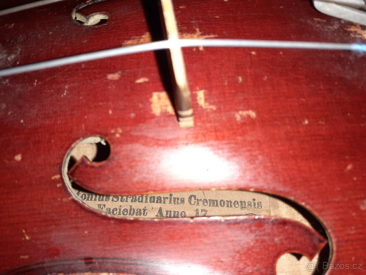 Celé housle Cremona. - 4