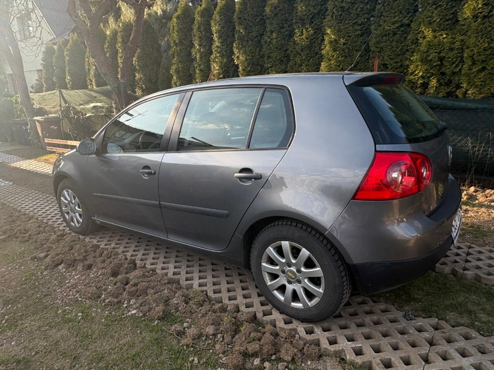 Volkswagen Golf 5 - 4