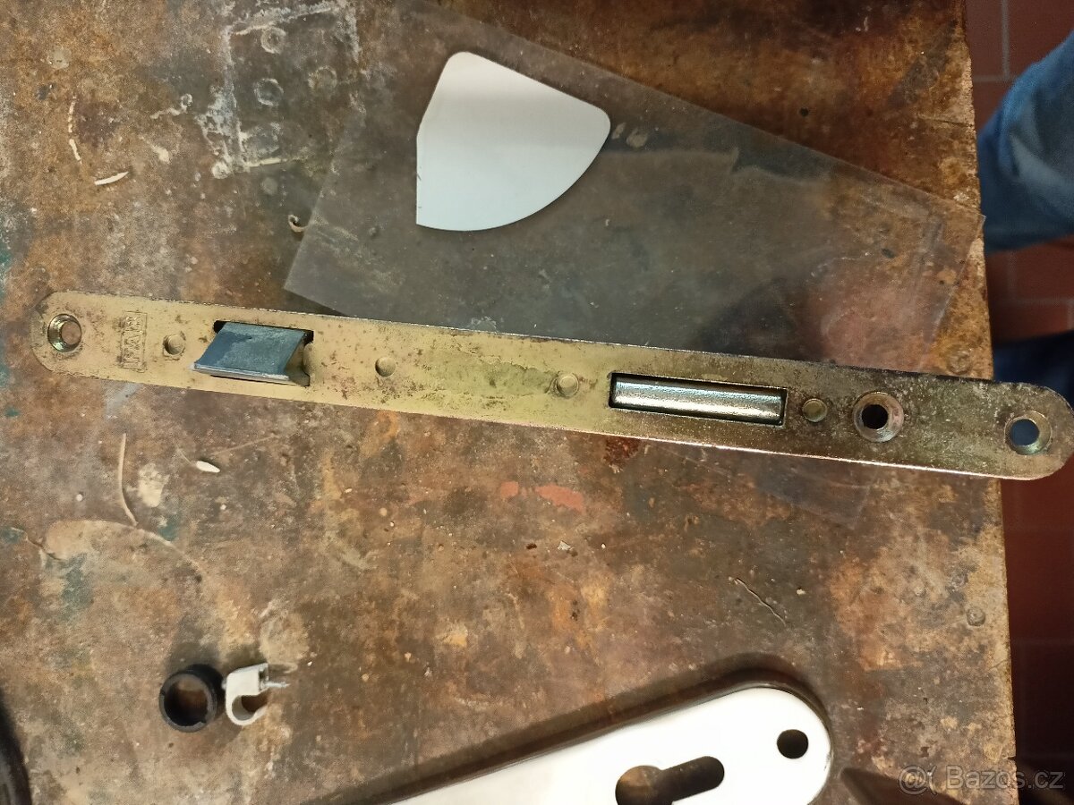 Zadlabací zámek - pro cylindrickou vložku 90/50/20 - 4