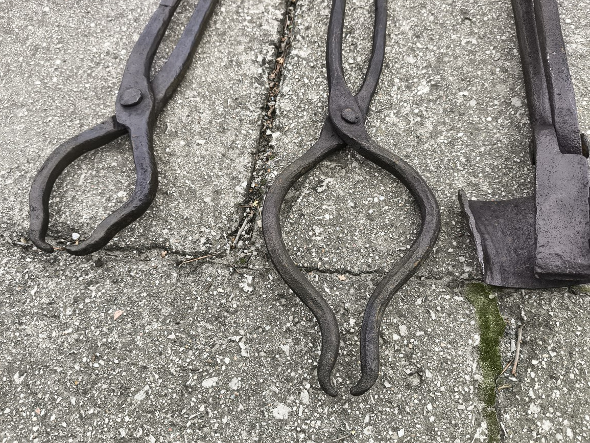 Kovárske klešte ,náradi,kladiva ,sekera,nebozez 996 - 4