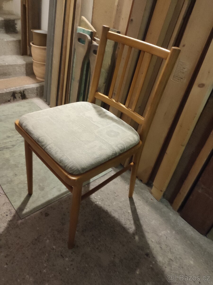 4 židle - 4