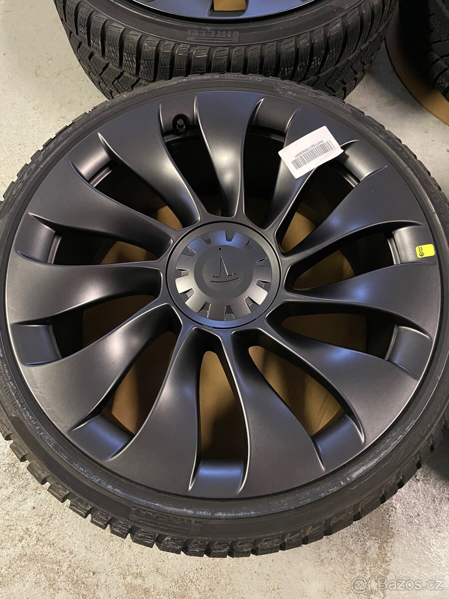 Original zimní Tesla Model 3 r20 + 235/35/20 100% - 4