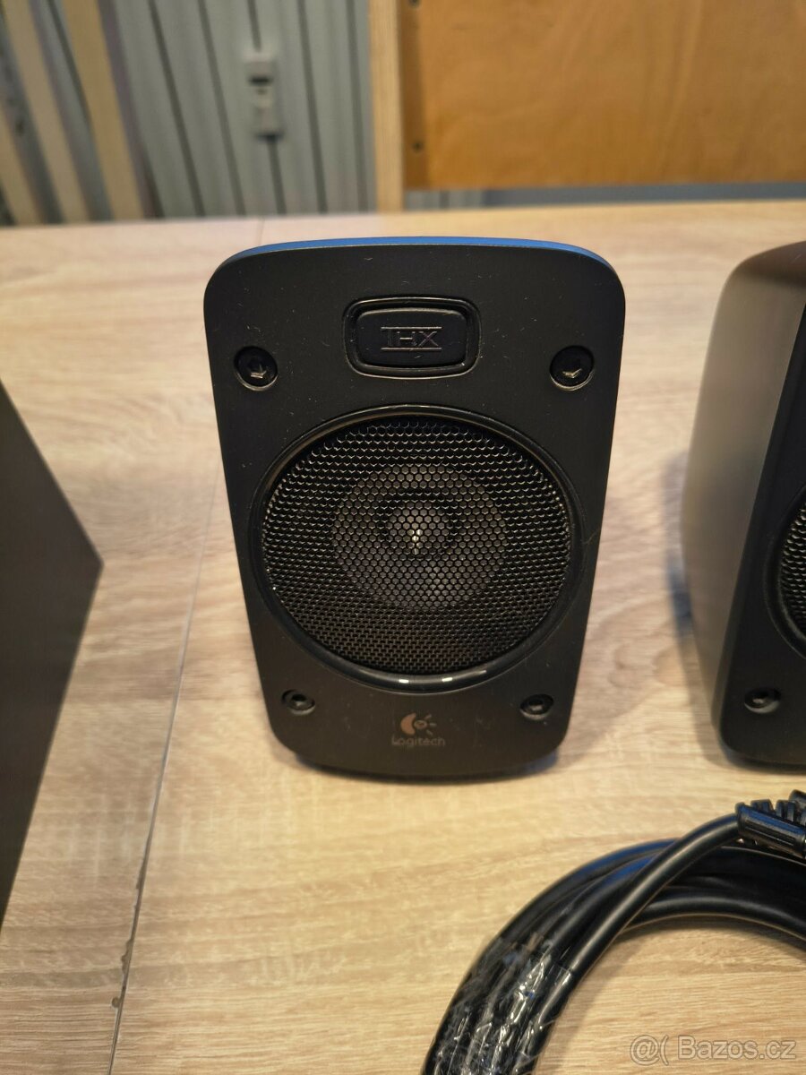 Prodám 5.1 reprosoustavu Logitech Z906 - 4