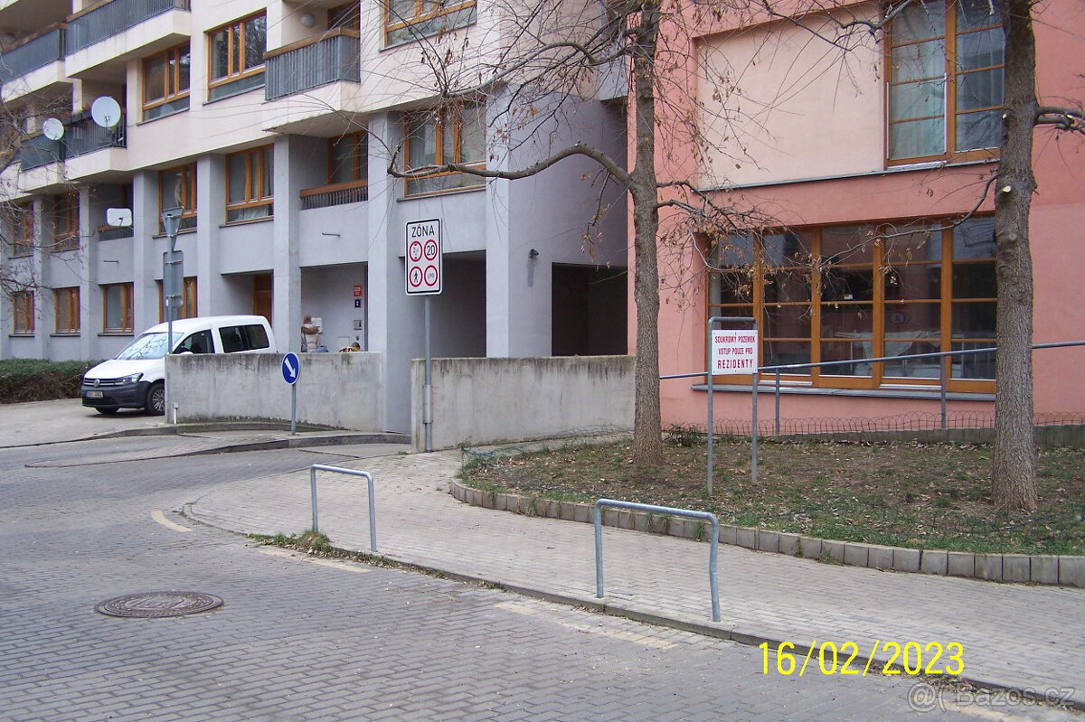 garážové stání Pha - Smíchov - 4