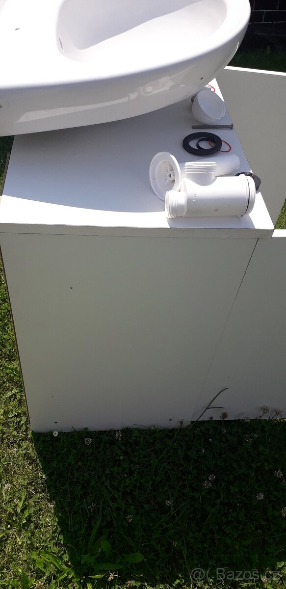 Koupelnova skříň s umyvadlem - 4