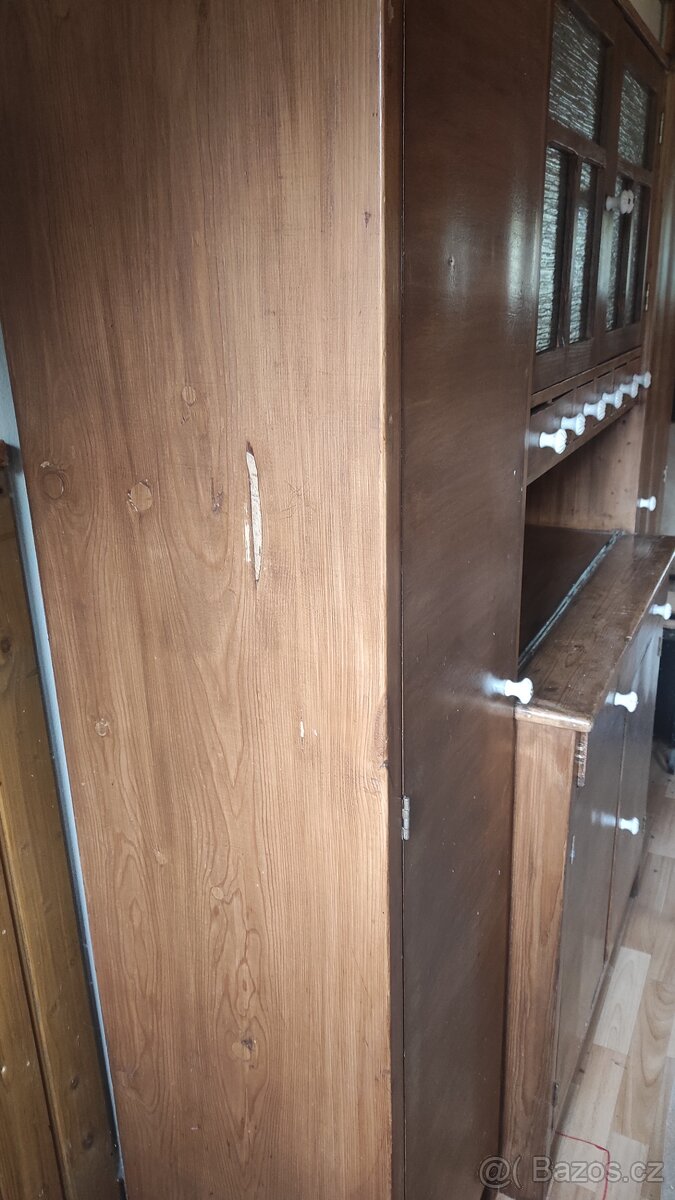 Starý kuchyňský kredenc - 4