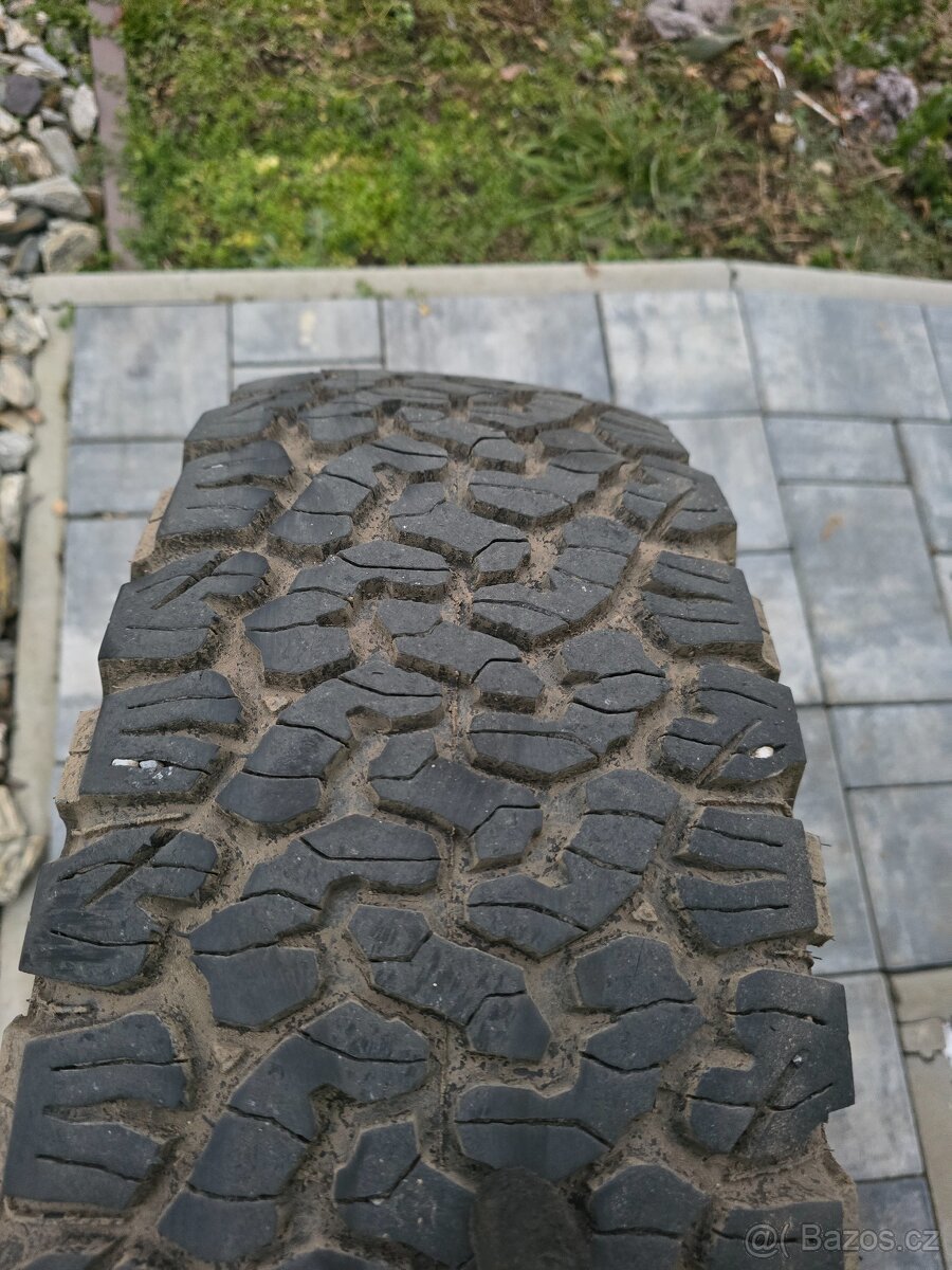 BF Goodrich 265/70 R16 - 4