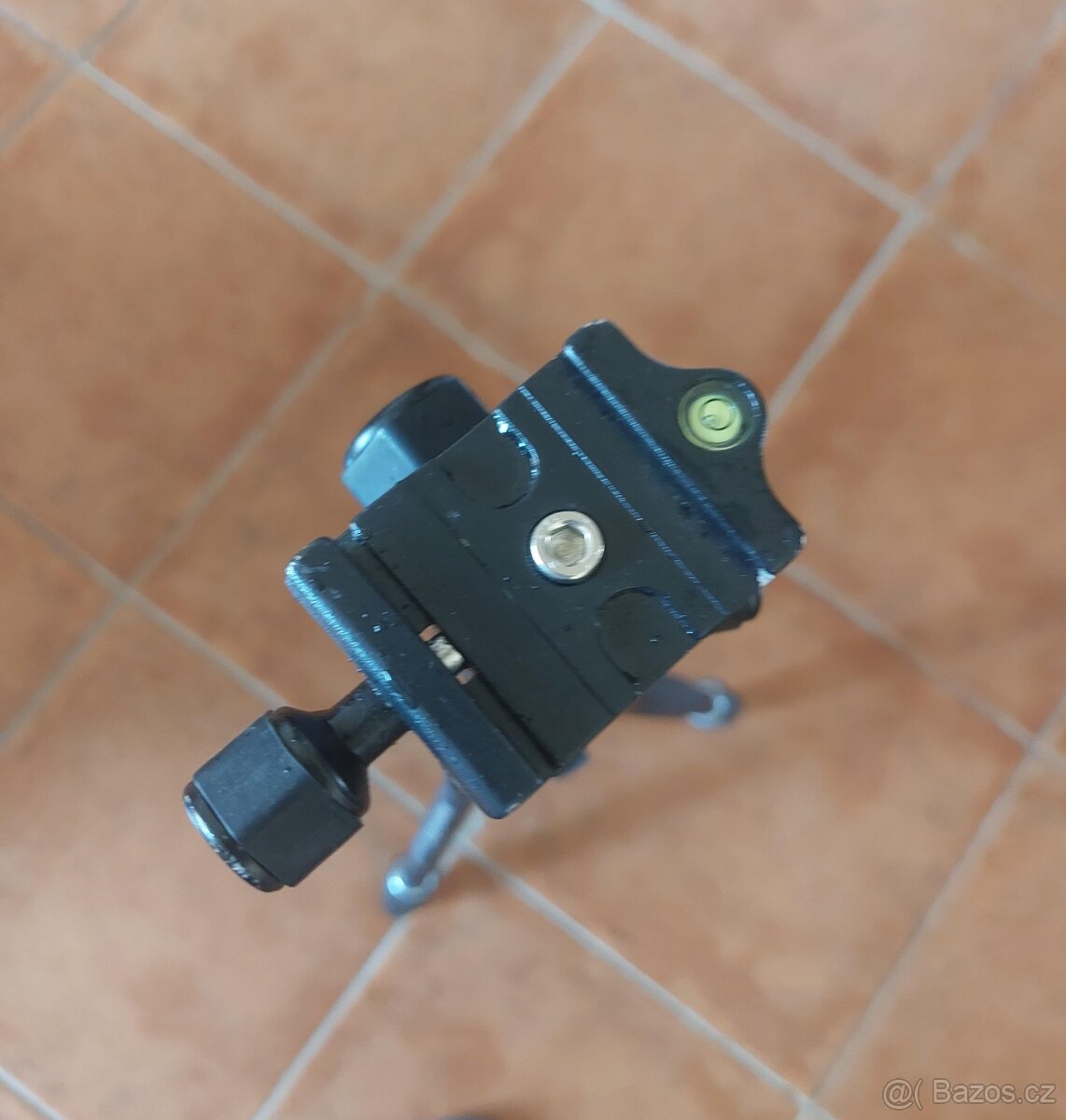 Prodám stativ Manfrotto Element MII hliníkový - 4