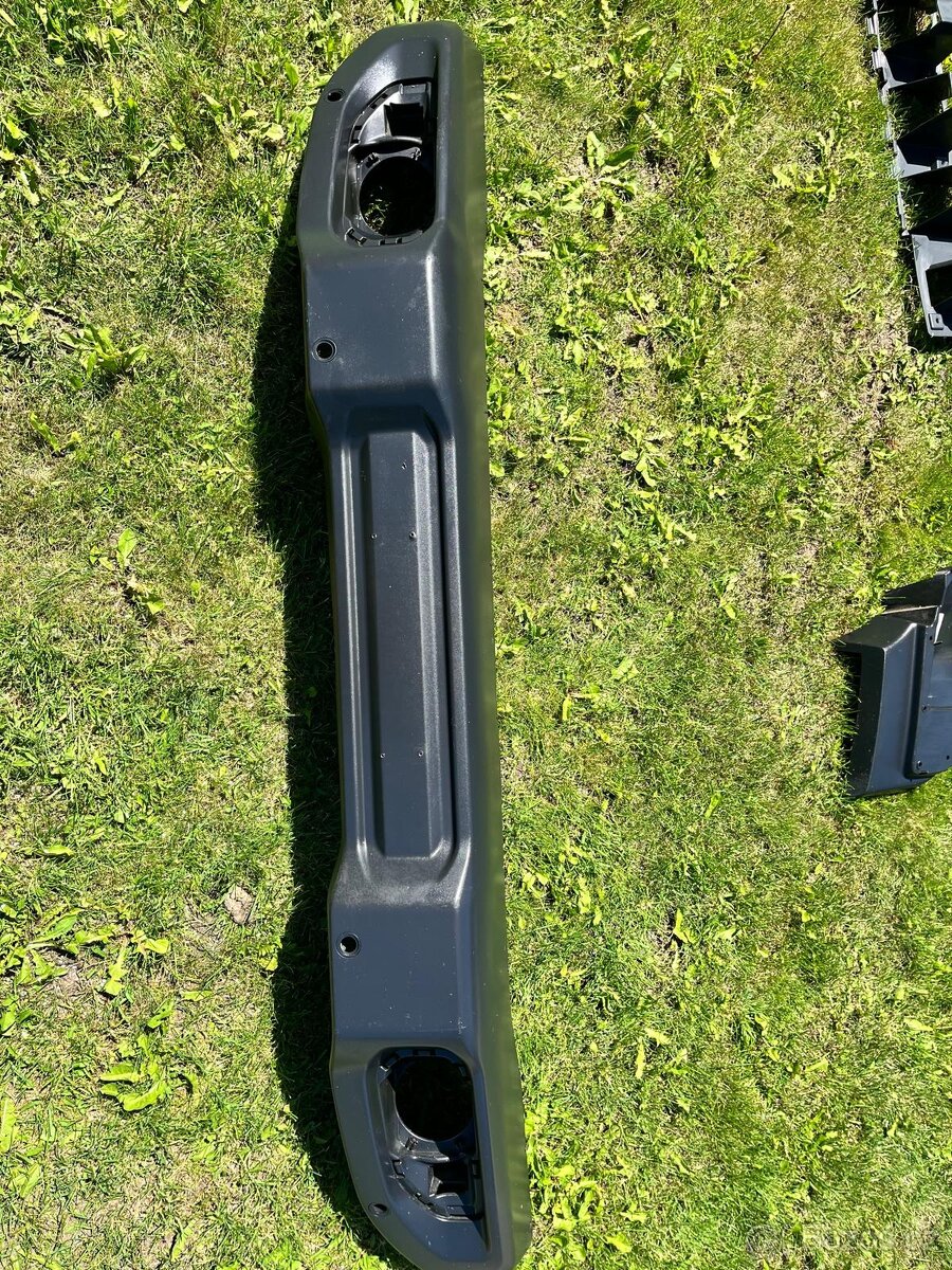 Jeep Wrangler Rubicon – Pneu a nárazník - 4
