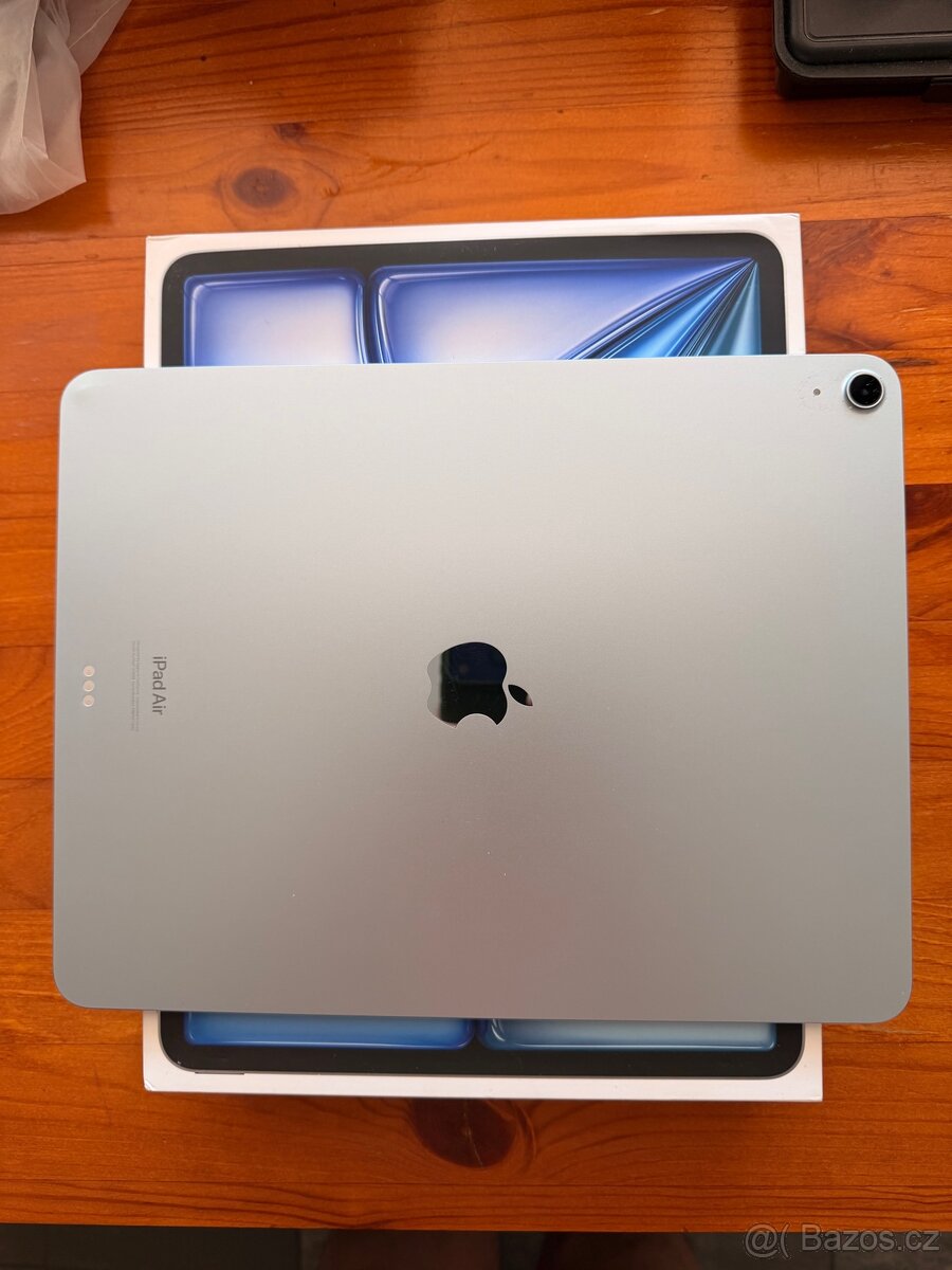 iPad Air 13” M2 modrý 512GB - 4