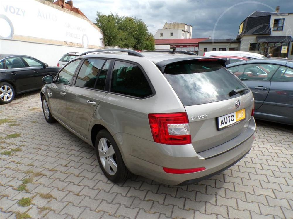 Škoda Octavia 1,6 TDI GREENLINE - 4