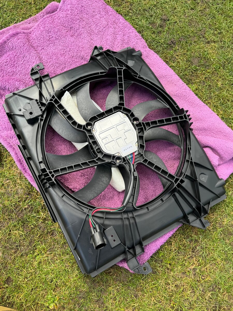 Dodge RAM 1500 ventilátor chladiče 2019-24 5,7 HEMI