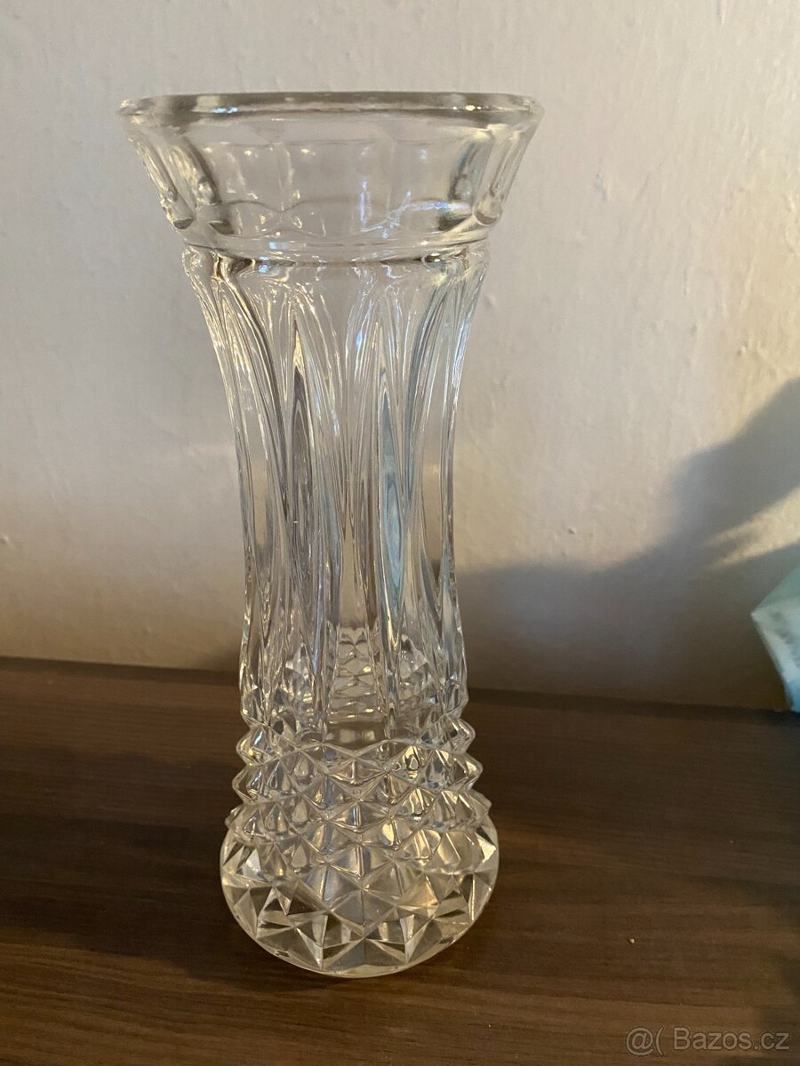 Skleněné vázy a skleněná mísa - 4