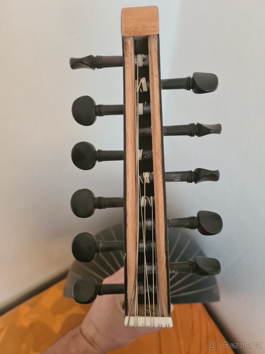 Arabský oud - 4