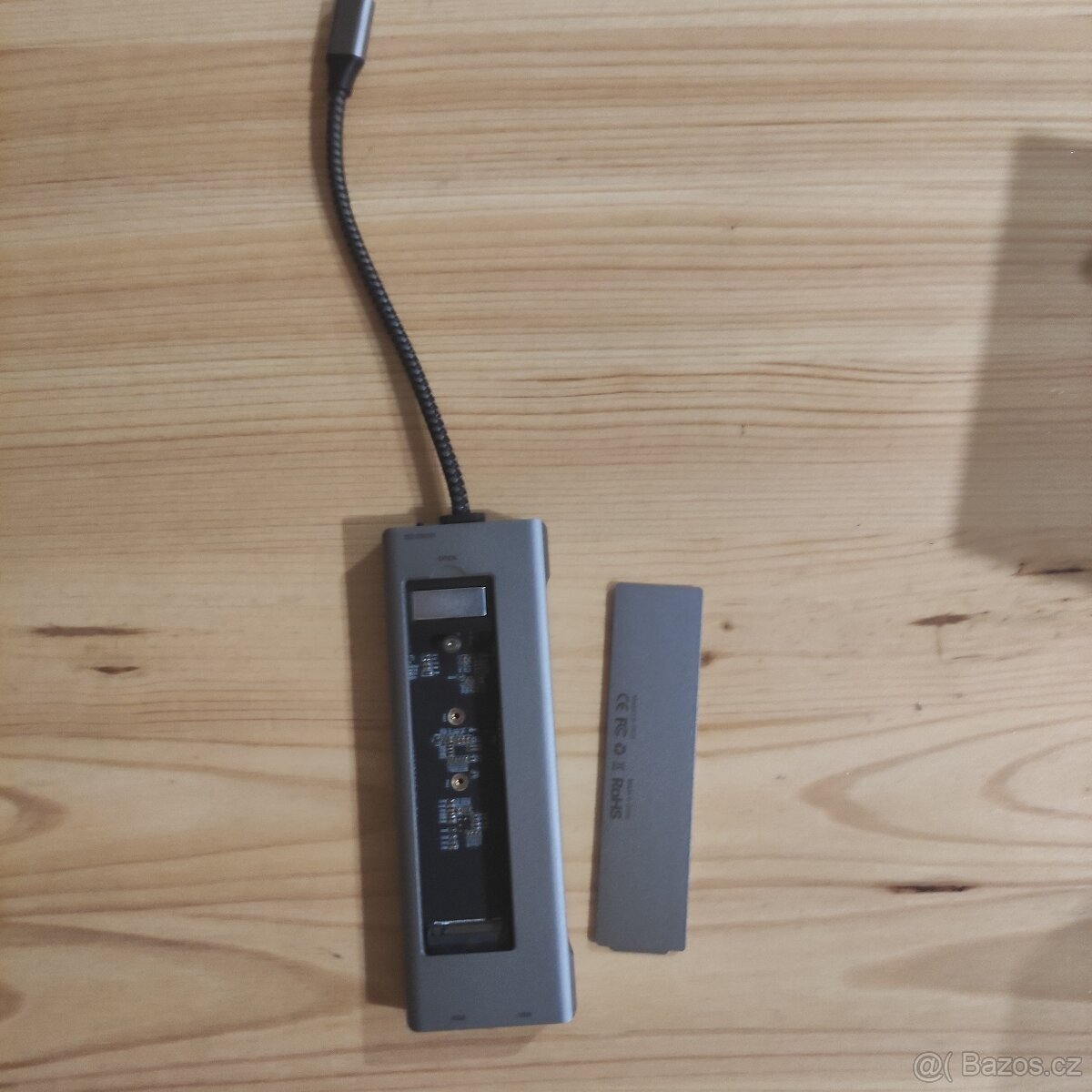 USB Hub 8v1 + slot na NVMe disk - 4