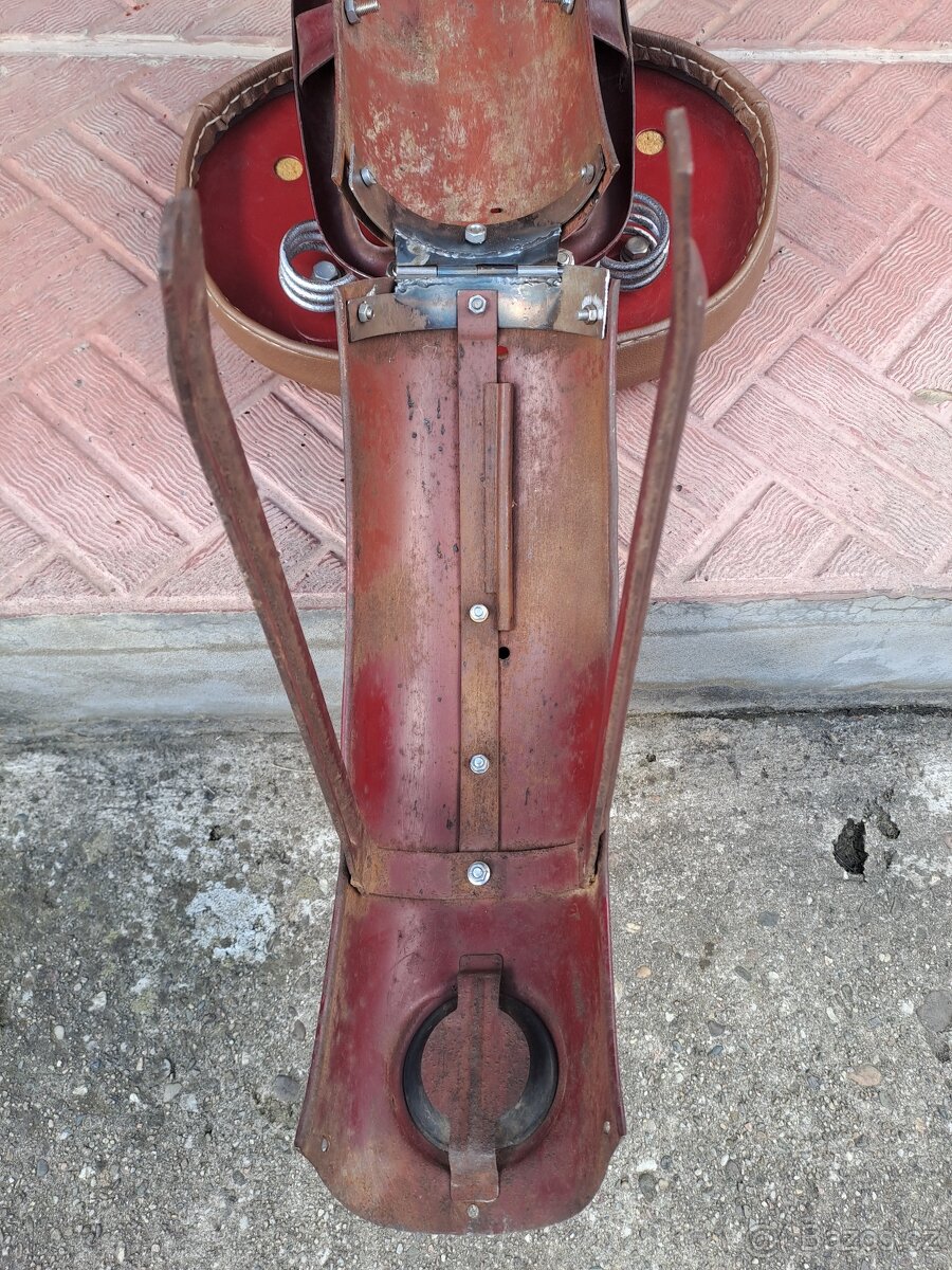 Zadní blatník Jawa Pérák - 4