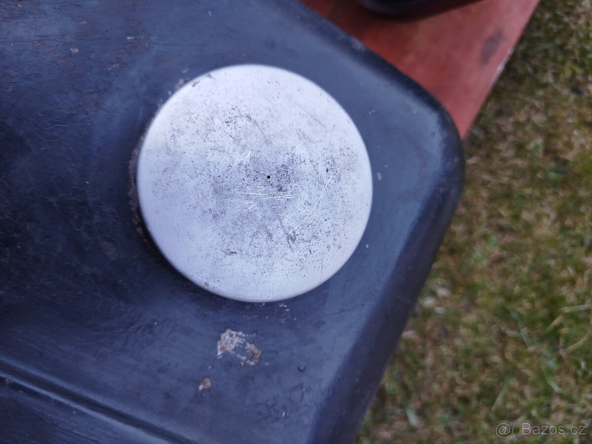 nádrže na Trabanta - 4