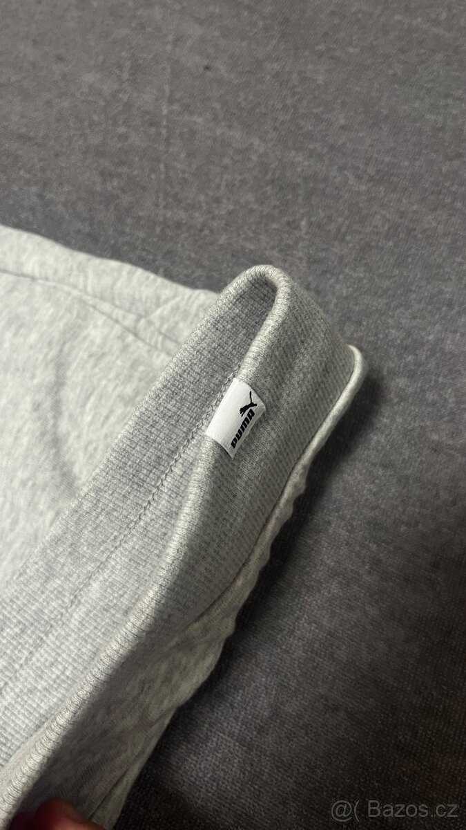 Šedé tepláky Puma - 4