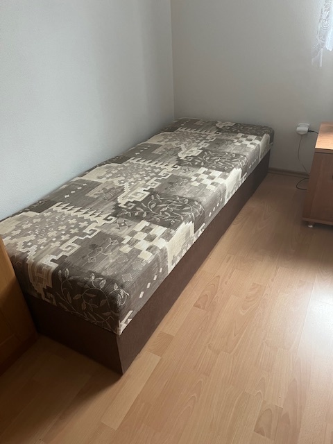 válenda, gauč, postel - 4