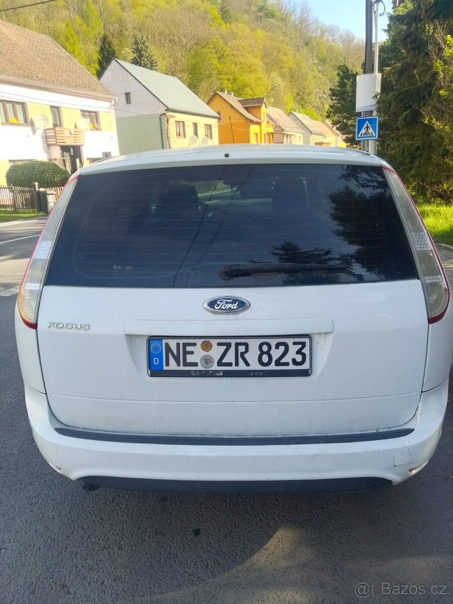 Ford Focus 1.6 benzin 2008 - 4