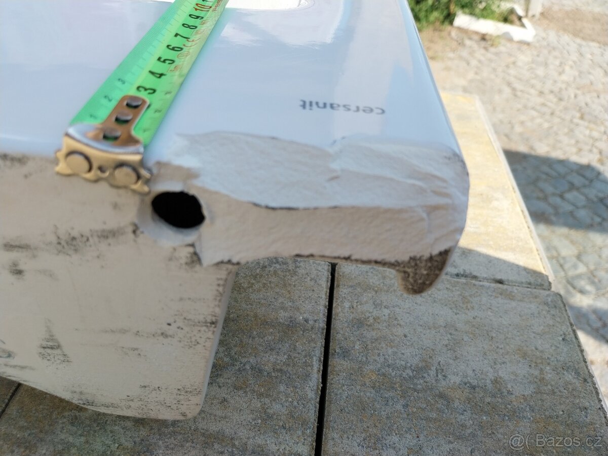 Umyvadlo s drobným poškozením - 4