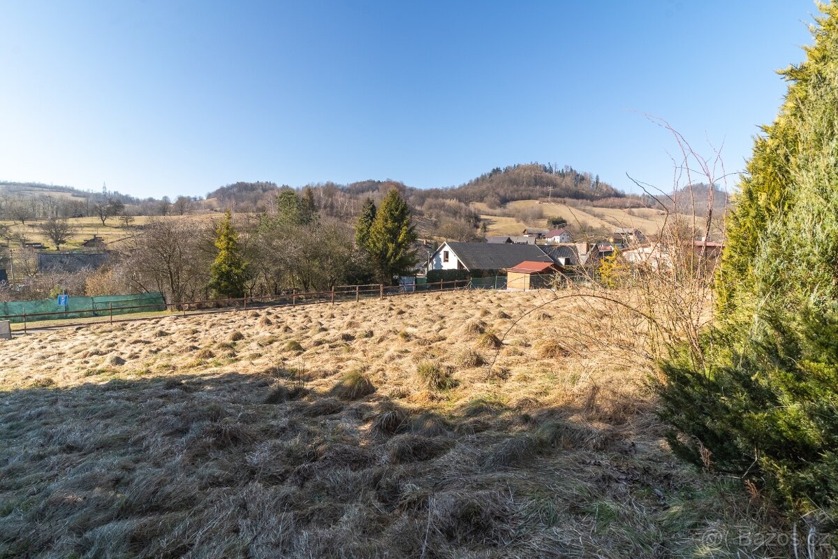 Stavební pozemek s úžasným výhledem, 1.281 m², Bratrušov - 4