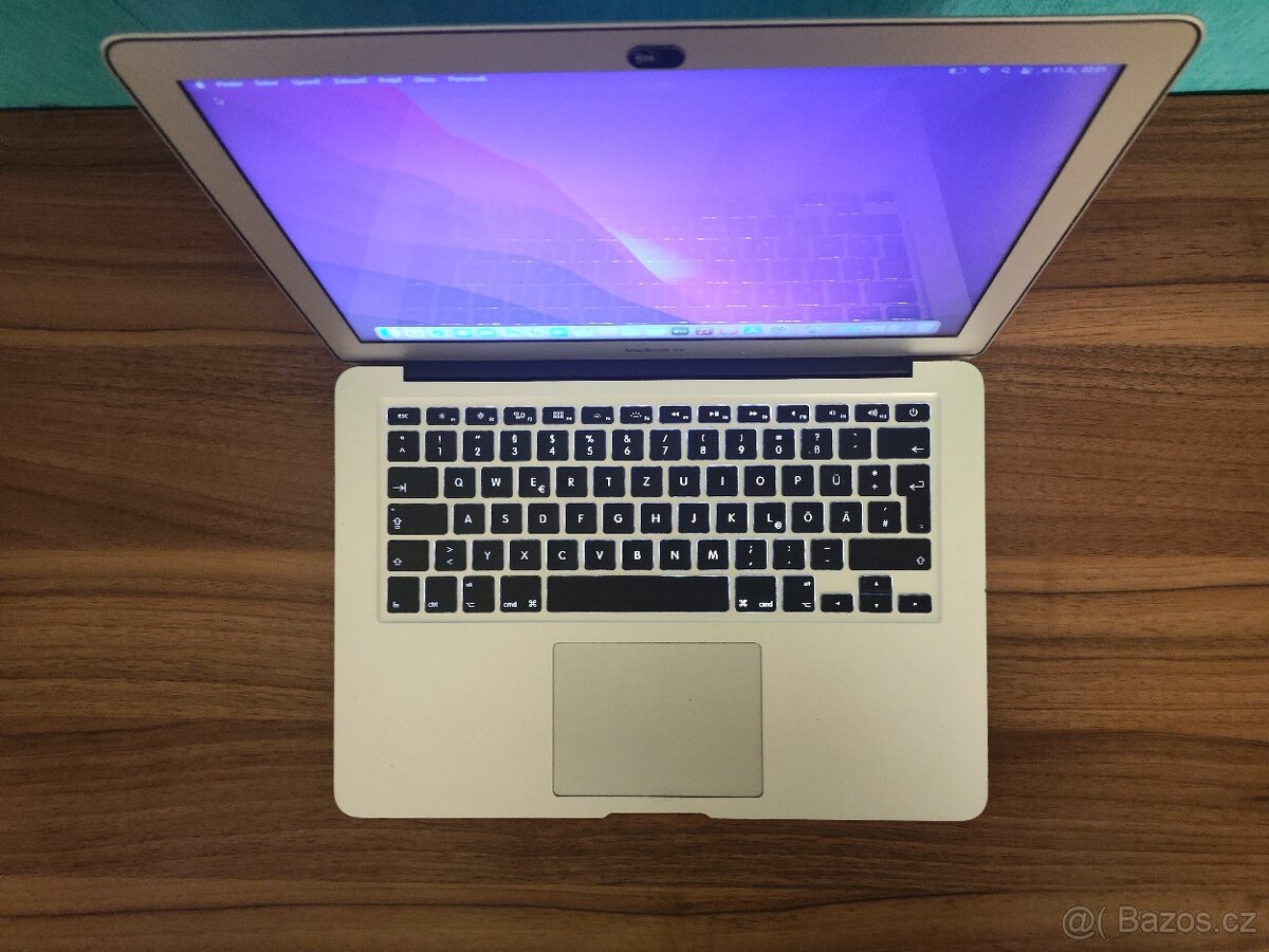 MacBook Air A1466 | i5 • 8GB • 128GB - 4