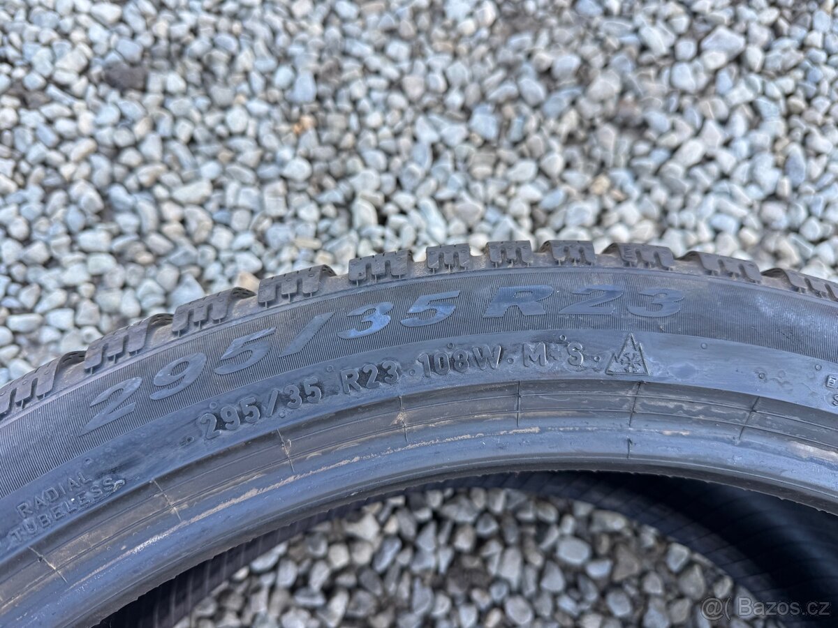 Pirelli Winter Scorpion 2 295/35 R23 - 4