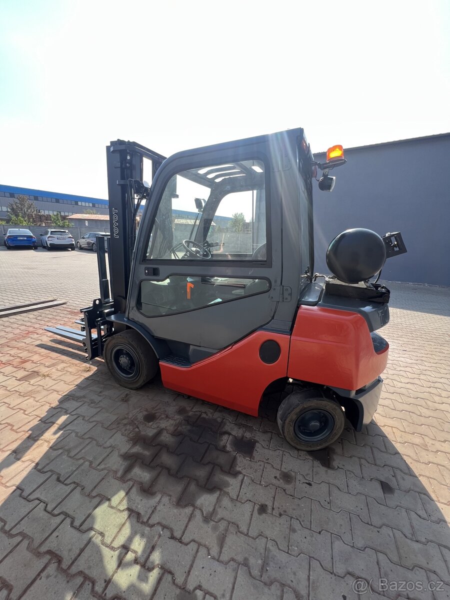 Prodám VZV toyota - 4