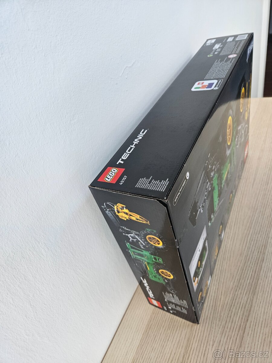 LEGO Technic 42157 Lesní traktor John Deere 948L-II - 4