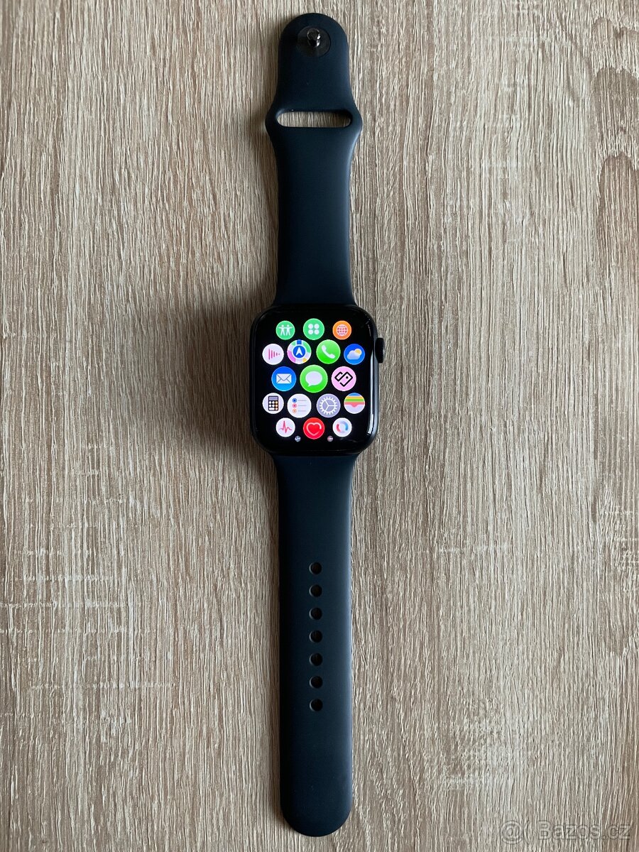 Apple Watch 7 45 mm s příslušenstvím - 4
