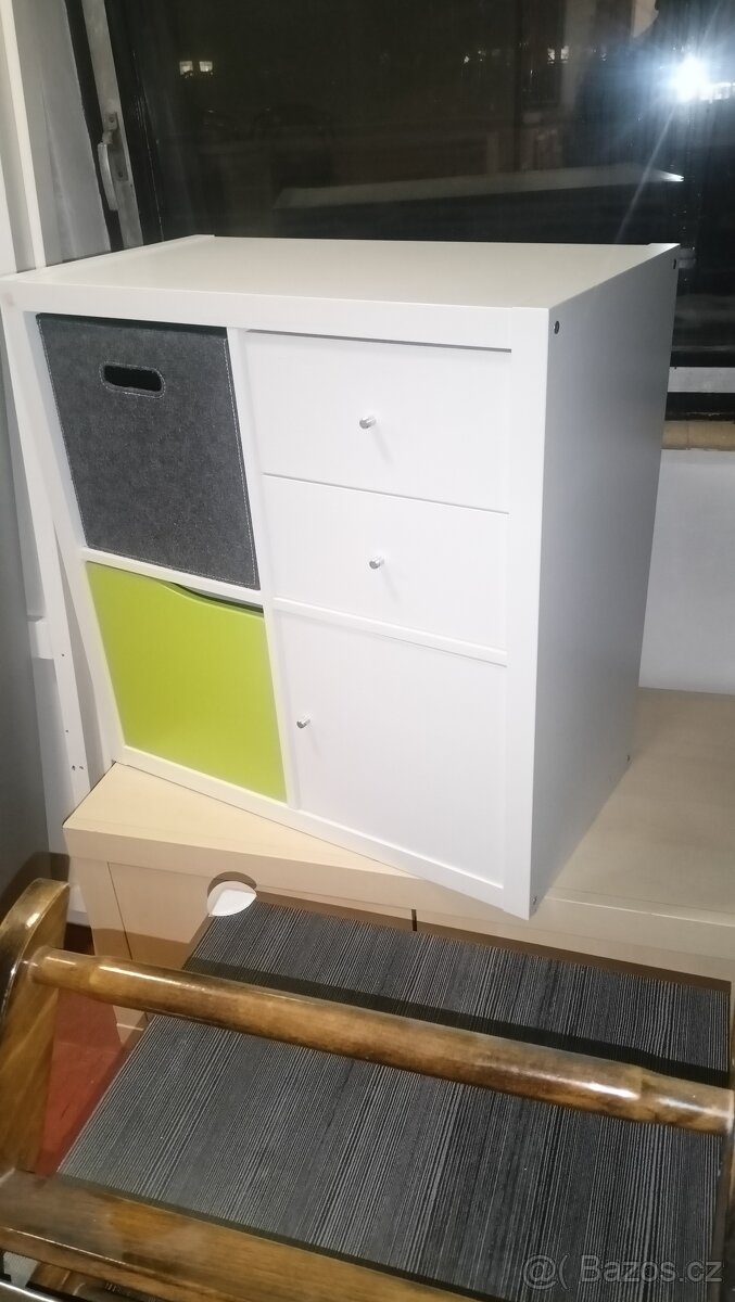Regál Ikea Kallax.J 28/26. - 4