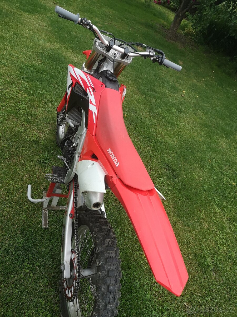 Honda CRF 450R, r.v. 2017 s el. startérem